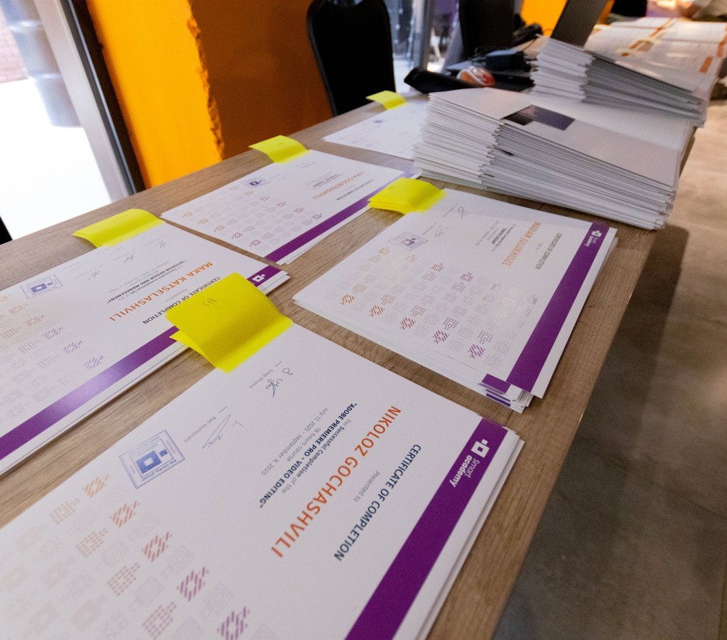 გასულ კვირას ,,Smart Event"-ის ფარგლებში, კურსდამთავრებულთა სერთიფიცირება და დაჯილდოვება გაიმართა